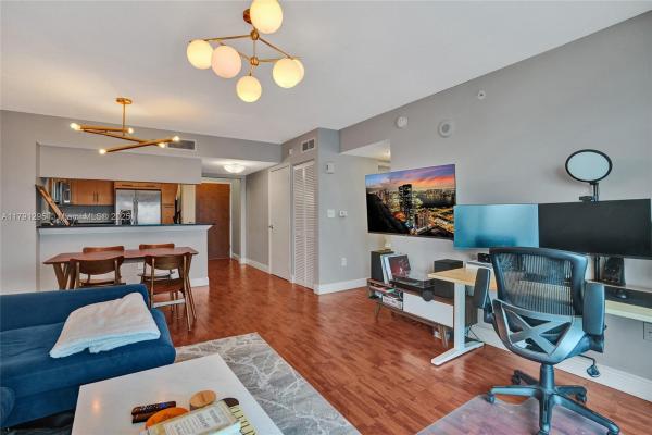 Brickell On The River North Tower, 31 SE 5th St #1505, Miami, Florida 33131, image 3