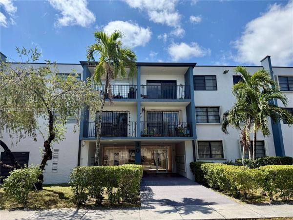 El Jardin De Hialeah, 30 E 39th St #217, Hialeah, Florida 33013, image 1