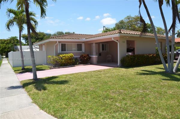 Gulfstream Estates, 1124 NE 3rd St, Hallandale Beach, Florida 33009, image 2