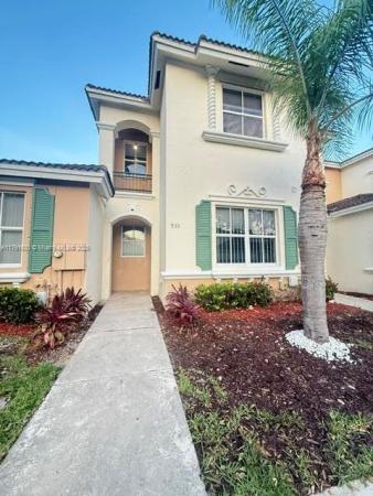 933 NE 42nd Pl, Homestead, Florida 33033, image 1