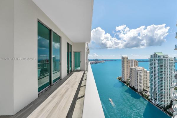 Met 1, 300 S Biscayne Blvd #PH-3902, Miami, Florida 33131, image 1