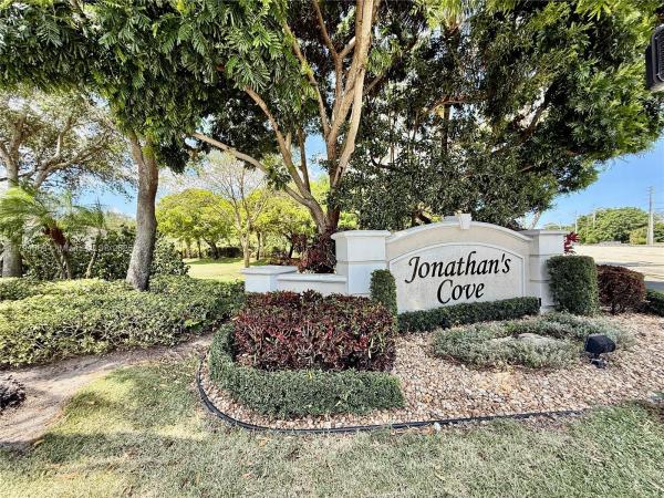 Palmbrooke Townhomes, 4855 Palmbrooke Cir, West Palm Beach, Florida 33417, image 1