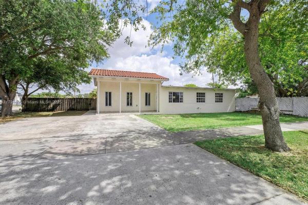 10495 SW 32nd St, Miami, Florida 33165, image 1