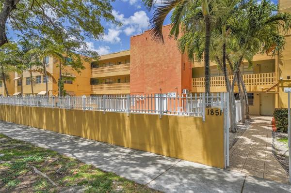 The Palms 51, 1851 NE 168th St #A8, North Miami Beach, Florida 33162, image 1