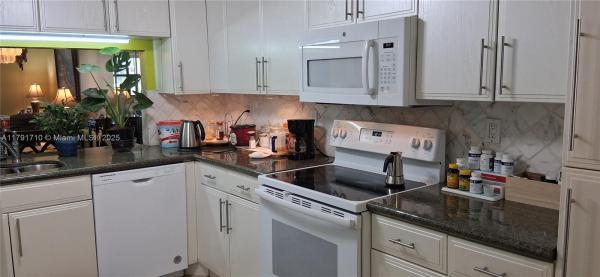 Sunrise Lakes 4, 2638 NW 104th Ave #101, Sunrise, Florida 33322, image 1