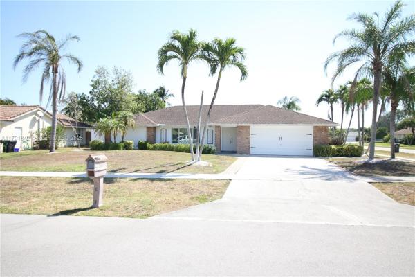 South Shore Of Wellington, 990 Hickory Trl, Wellington, Florida 33414, image 1