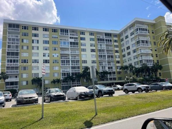 Hillcrest, 4400 Hillcrest Dr #701B, Hollywood, Florida 33021, image 1