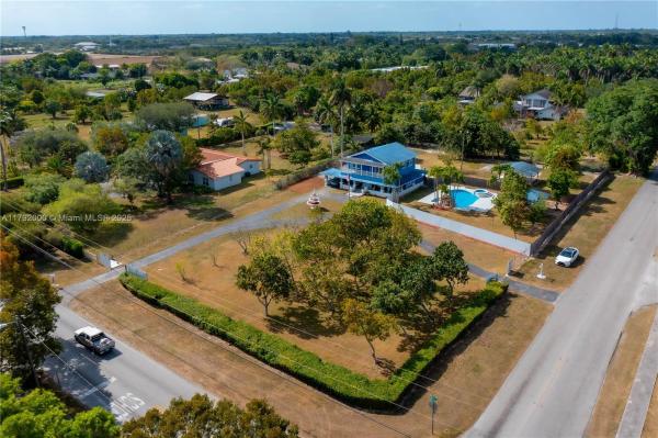 Biscayne Estates, 17201 SW 296th St, Leisure City, Florida 33030, image 2