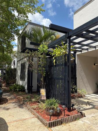 Villas Central, 1550 E Golfview Dr, Pembroke Pines, Florida 33026, image 1
