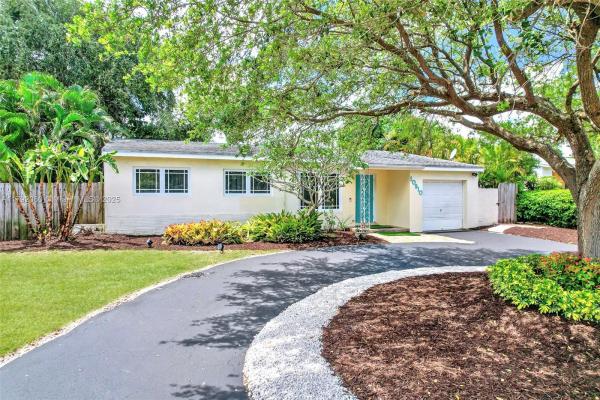 10910 Peachtree Dr, Miami, Florida 33161, image 3