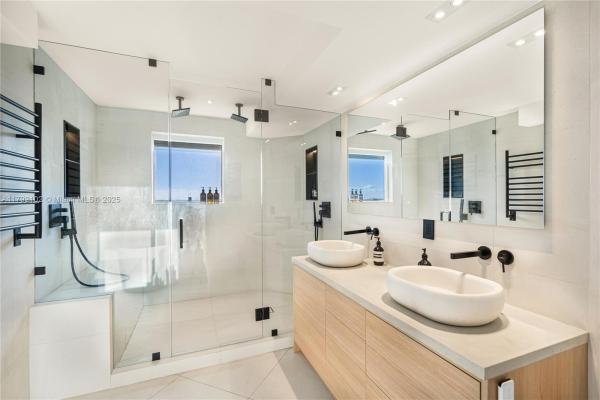 Oceania 3, 16485 Collins Ave #2438, Sunny Isles Beach, Florida 33160, image 1