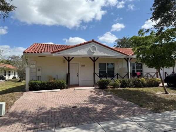 Sterling Townhomes, 7605 NW 38th Ct #18, Davie, Florida 33024, image 1