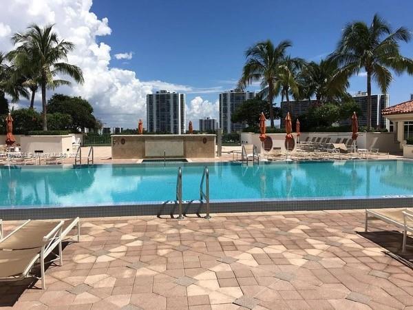 Turnberry Village South Tower, 19900 E Country Club Dr #612, Aventura, Florida 33180, image 2