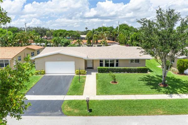 Pembroke Lakes, 11431 NW 23rd St, Pembroke Pines, Florida 33026, image 1