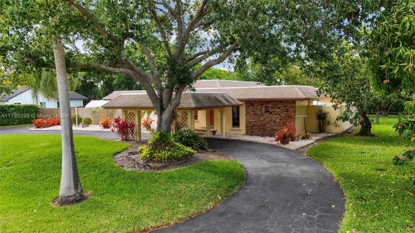 Old Cutler Grove, 8261 SW 186th St, Cutler Bay, Florida 33157, image 1