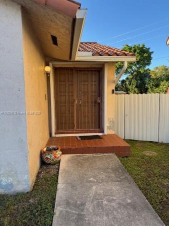 Tamiami Lakes, 13525 SW 8th Ln, Tamiami, Florida 33184, image 2