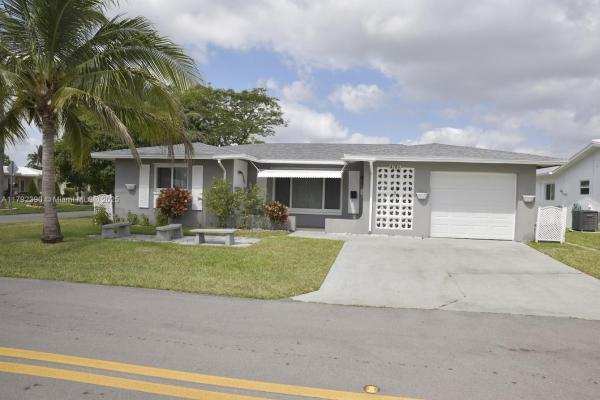 Mainlands Of Tamarac Lakes, 4701 NW 43rd Ave, Tamarac, Florida 33319, image 1