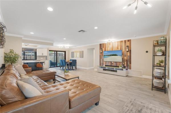 Twin Lakes, 11811 NW 29th St, Sunrise, Florida 33323, image 2