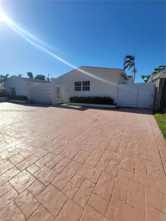 12305 SW 42nd St, Unincorporated Dade County, Florida 33175, image 1