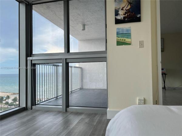 Mirasol Ocean Towers, 2655 Collins Ave #1405, Miami Beach, Florida 33140, image 1