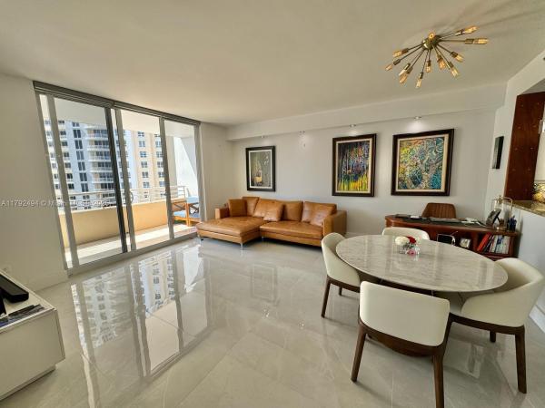 Two Tequesta Point, 808 Brickell Key Dr #3007, Miami, Florida 33131, image 1