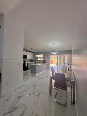 Walden Pond, 14712 SW 84th Ter, Kendall West, Florida 33193, image 3