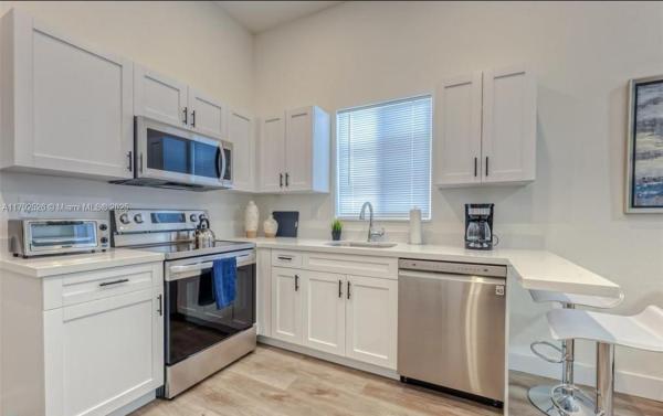 Harbordale, 830 SE 14th St #1, Fort Lauderdale, Florida 33316, image 1