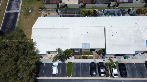 Villas Of Deerwood, 14811 SW 125th Ct, Three Lakes, Florida 33186, image 2
