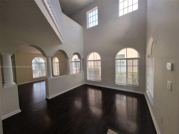27056 SW 140th Pl, Country Walk, Florida 33032, image 3
