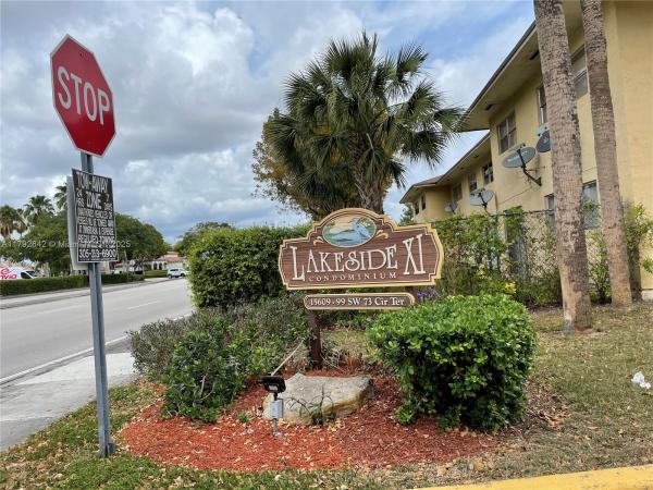 15669 SW 73 Circle Ter #4-5, Unincorporated Dade County, Florida 33193, image 1
