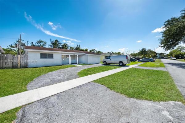 Sunrise Golf Village, 6620 NW 21st Ct, Sunrise, Florida 33313, image 3