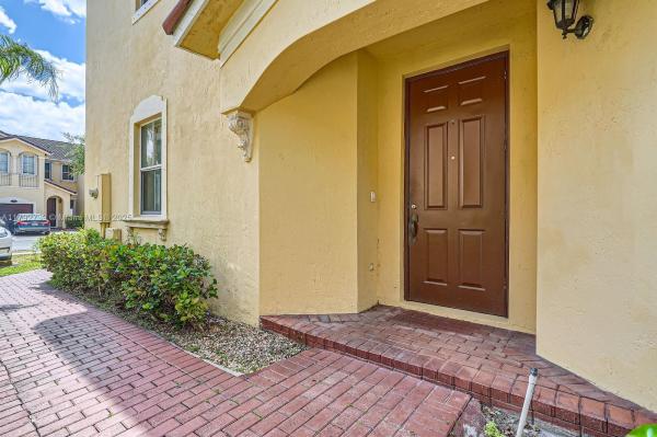 894 SW 151st Pl, Miami, Florida 33194, image 2