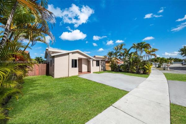 Estancia, 19231 SW 121st Ave, South Miami Heights, Florida 33177, image 3