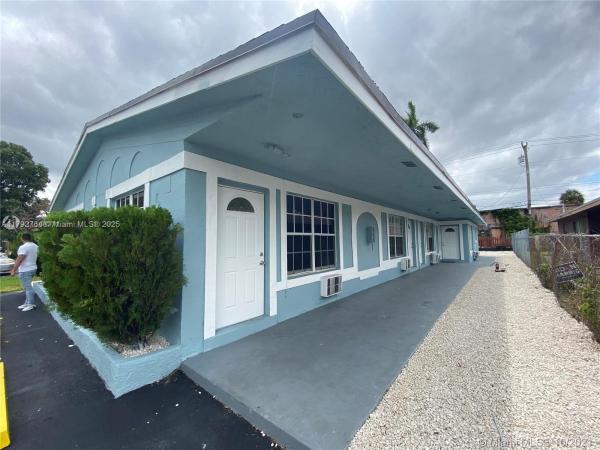 Progresso Village, 725 NW 4th Ave #1-4, Fort Lauderdale, Florida 33311, image 2