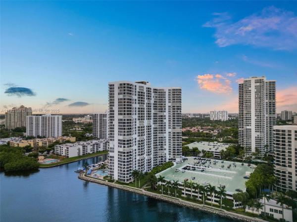 Mystic Pointe Tower 500, 3530 Mystic Pointe Dr #411, Aventura, Florida 33180, image 1