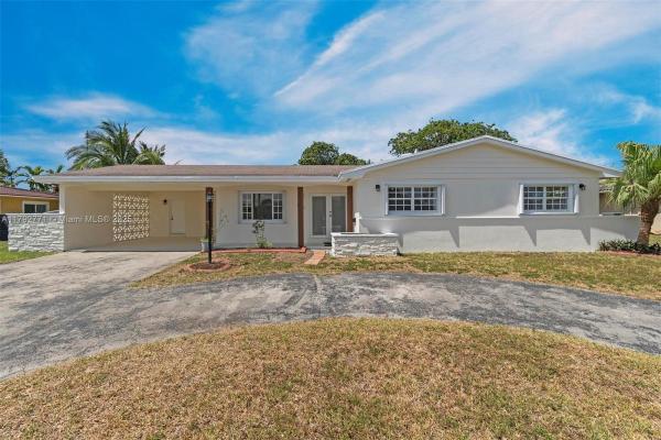 North Dade Country Club Village, 851 NW 203rd St, Miami Gardens, Florida 33169, image 2