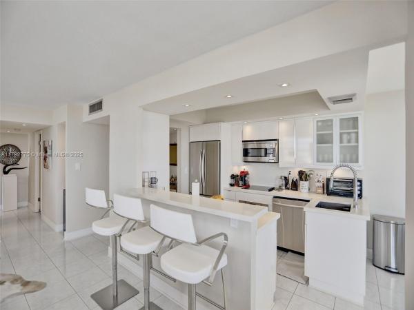 Del Prado, 18011 Biscayne Blvd #1904, Aventura, Florida 33160, image 1