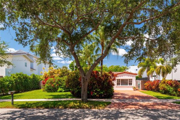 Tropical Isle Homes, 310 Woodcrest Rd, Key Biscayne, Florida 33149, image 1