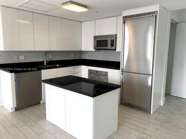 Mint At Riverfront, 92 SW 3rd St #3903, Miami, Florida 33130, image 1