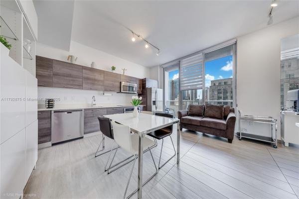 Centro, 151 SE 1st St #1706, Miami, Florida 33131, image 1