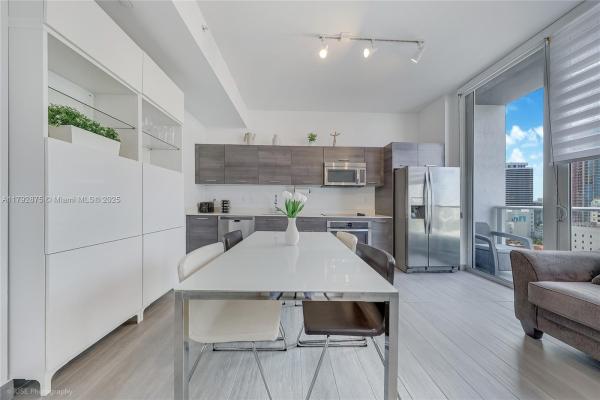 Centro, 151 SE 1st St #1706, Miami, Florida 33131, image 2