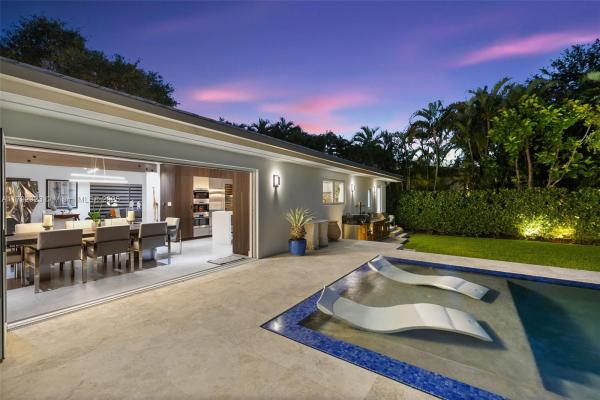 Coral Gables Country Club, 1217 Algardi Ave, Coral Gables, Florida 33146, image 1