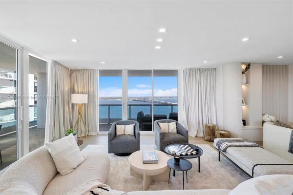 Bristol Tower, 2127 Brickell Ave #2704, Miami, Florida 33129, image 1
