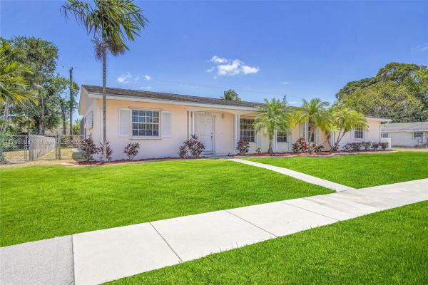 Palmetto Country Club Estates, 9750 SW 159th St, Palmetto Estates, Florida 33157, image 3