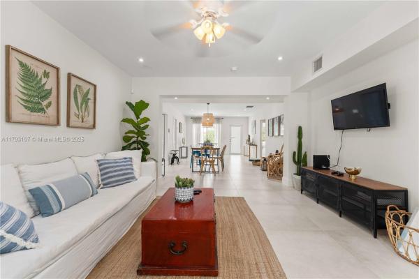 Bellaire, 38 NE 50th St, Miami, Florida 33137, image 1