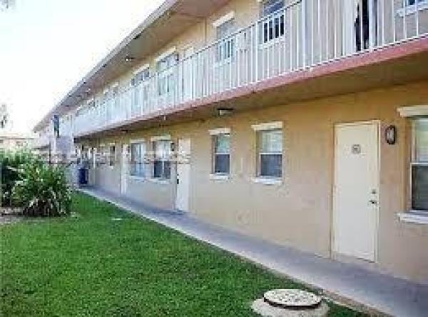 Courts At Oakland Park, 101 NE 41st St #E73, Oakland Park, Florida 33334, image 1