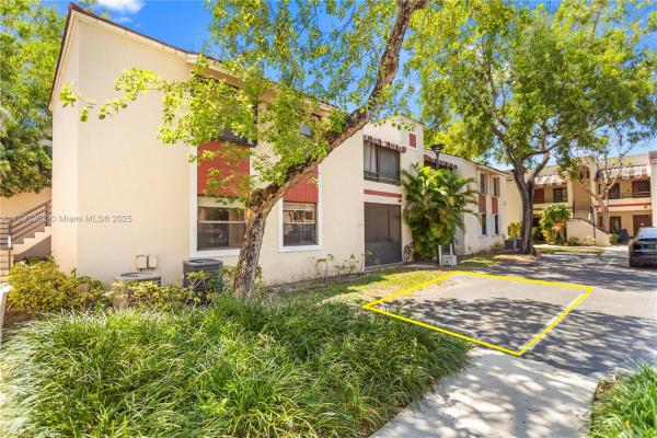 Quatraine, 20260 NE 3rd Ct #3, Ives Estates, Florida 33179, image 3