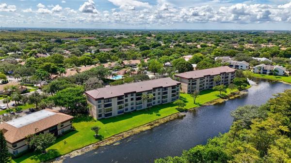 Applewood Village 1, 2660 N Carambola Cir N #303, Coconut Creek, Florida 33066, image 1