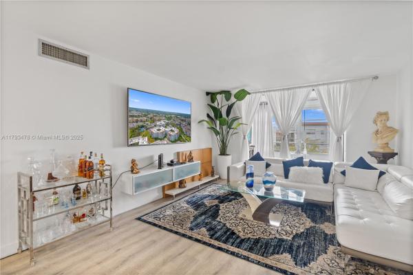 Lauderdale Lakes, Florida 33311, image 1