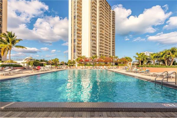Coronado Towers, 20379 W Country Club Dr #2336, Aventura, Florida 33180, image 1